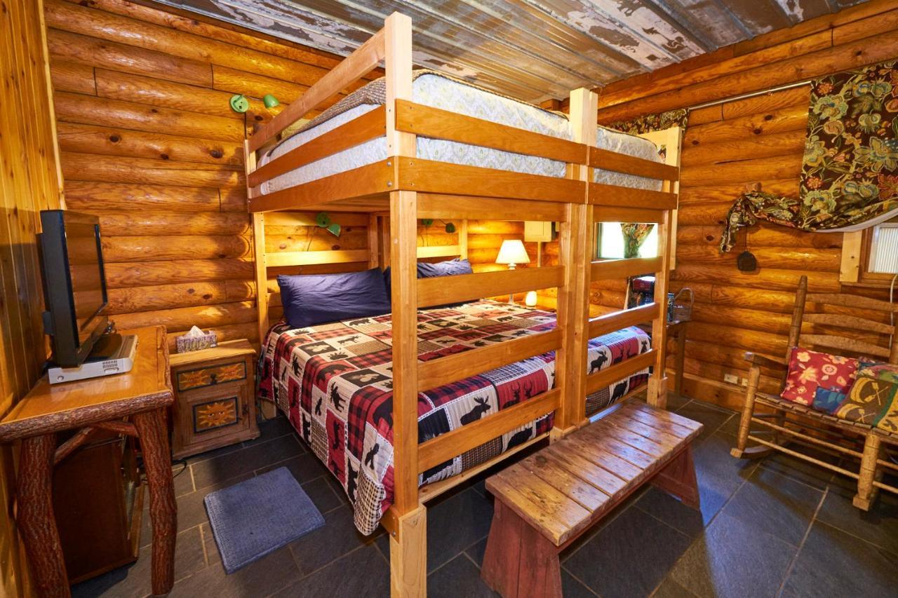 Creekwalk Inn Bed And Breakfast With Cabins Cosby Zewnętrze zdjęcie