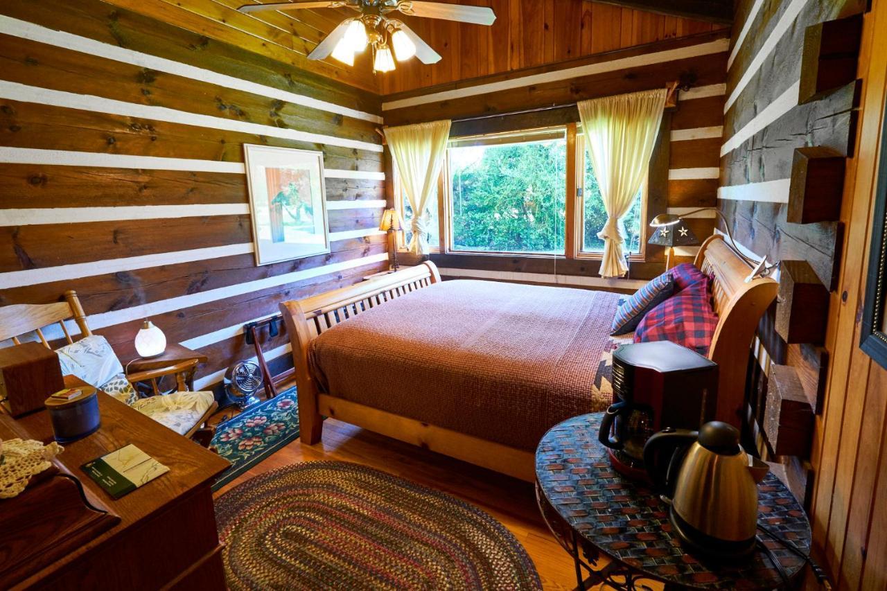 Creekwalk Inn Bed And Breakfast With Cabins Cosby Zewnętrze zdjęcie