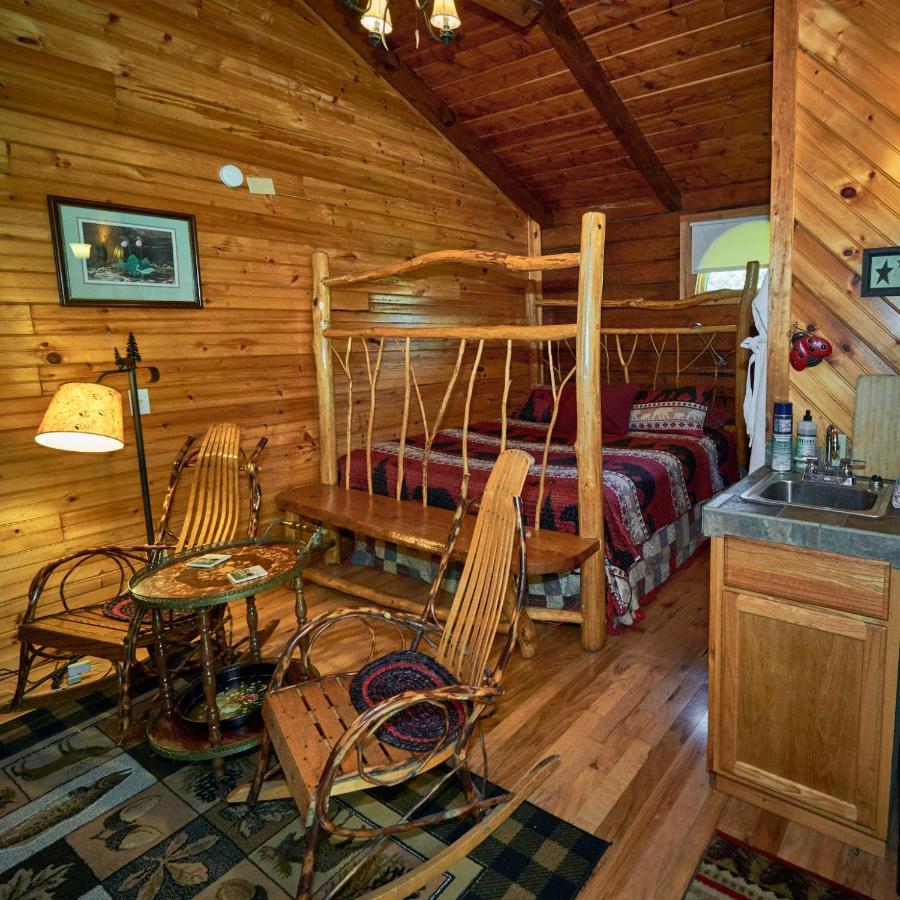 Creekwalk Inn Bed And Breakfast With Cabins Cosby Zewnętrze zdjęcie