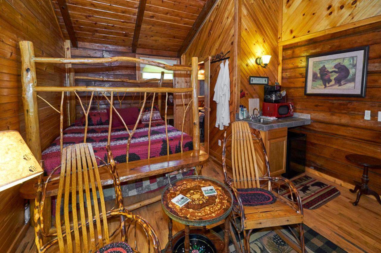 Creekwalk Inn Bed And Breakfast With Cabins Cosby Zewnętrze zdjęcie