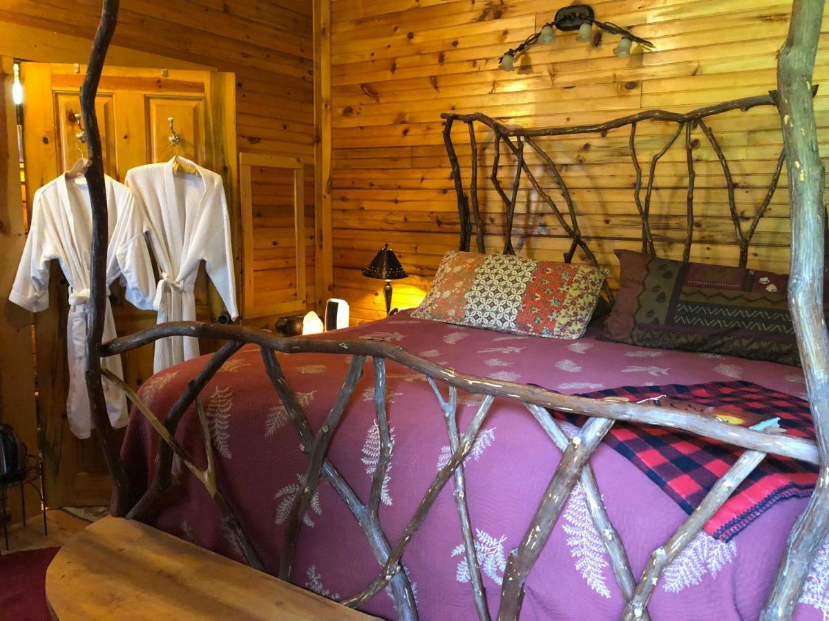 Creekwalk Inn Bed And Breakfast With Cabins Cosby Zewnętrze zdjęcie